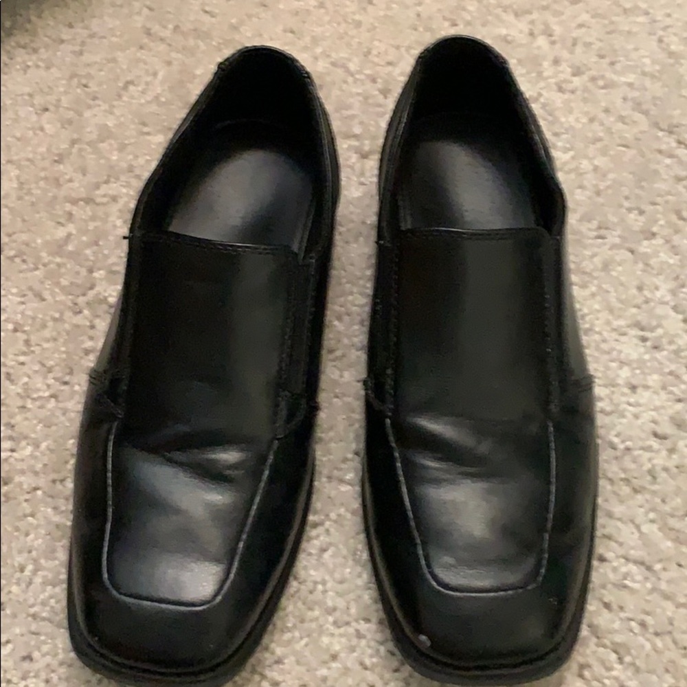 Boys black shoes size 6